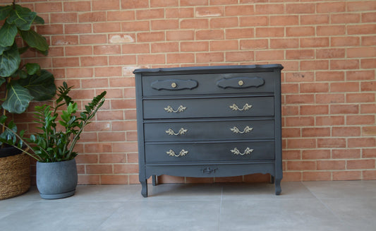 Vintage French Louis Style 3-Drawer Chest of drawers